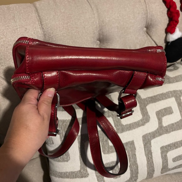 Time Resistance Womens Convertible Leather Backpack Shoulder Bag - Clarissa Red - Picture 3 of 16